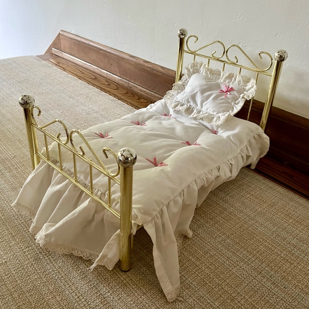 American Girl Pleasant Company SAMANTHA'S BRASS BED Quilt Mattress Pillow Frame!